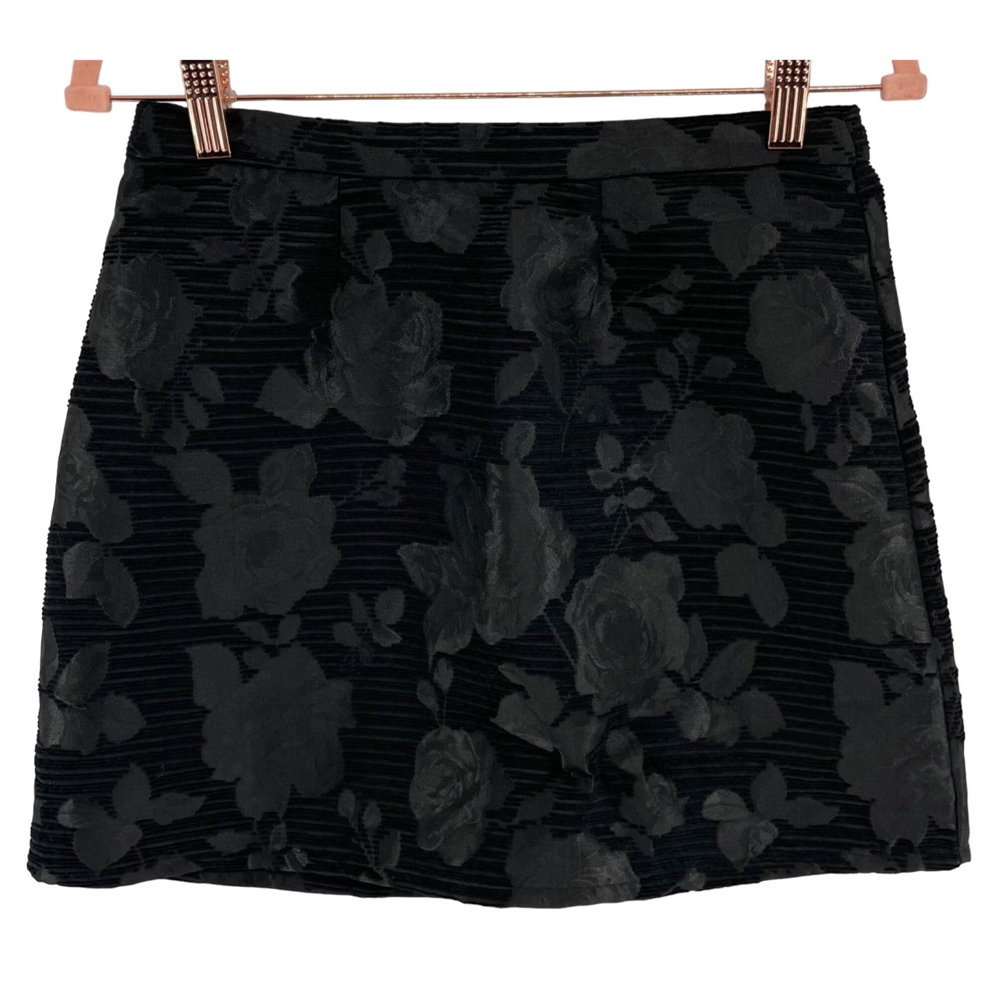 Forever 21 Women's Size Medium Black Lace Floral Rose Print Mini Skirt