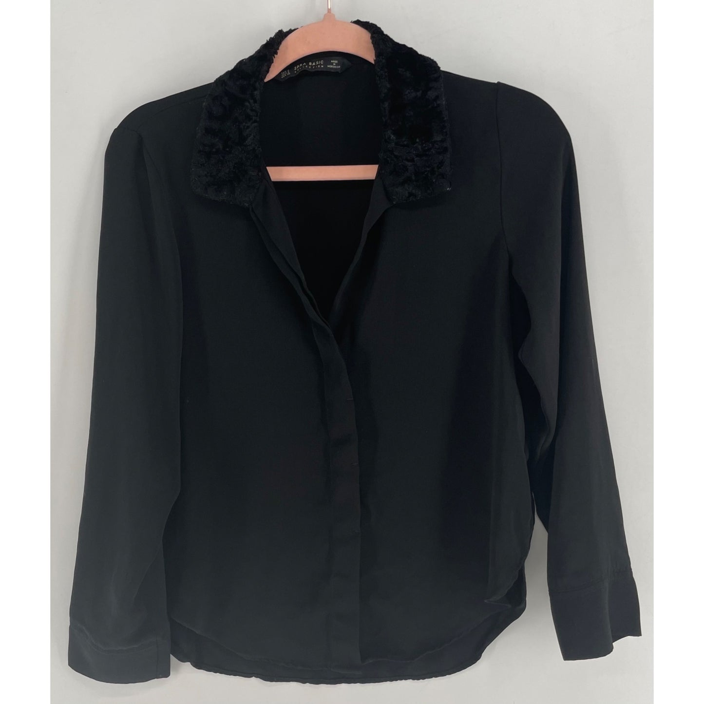 Zara Women's Size Small Black Long-Sleeved Button-Down Top W/ Faux Fur Collar