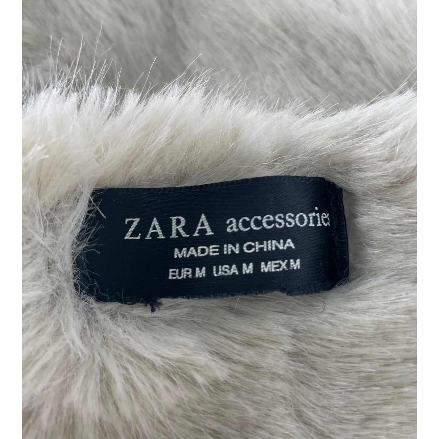 Zara Women's Size Medium Cream Infinity Loop Snood Faux Fur Scarf